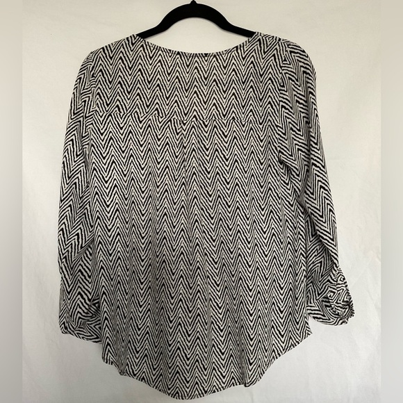 Blu Pepper Black and White Bell Sleeve Blouse - Picture 2 of 4